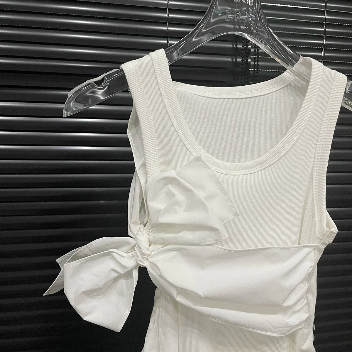 gestring Women Tanks 2025 Spring Summer Three Dimensional Bow Decorative Sleeveless Slim White Tops All Match Fashion Vest New