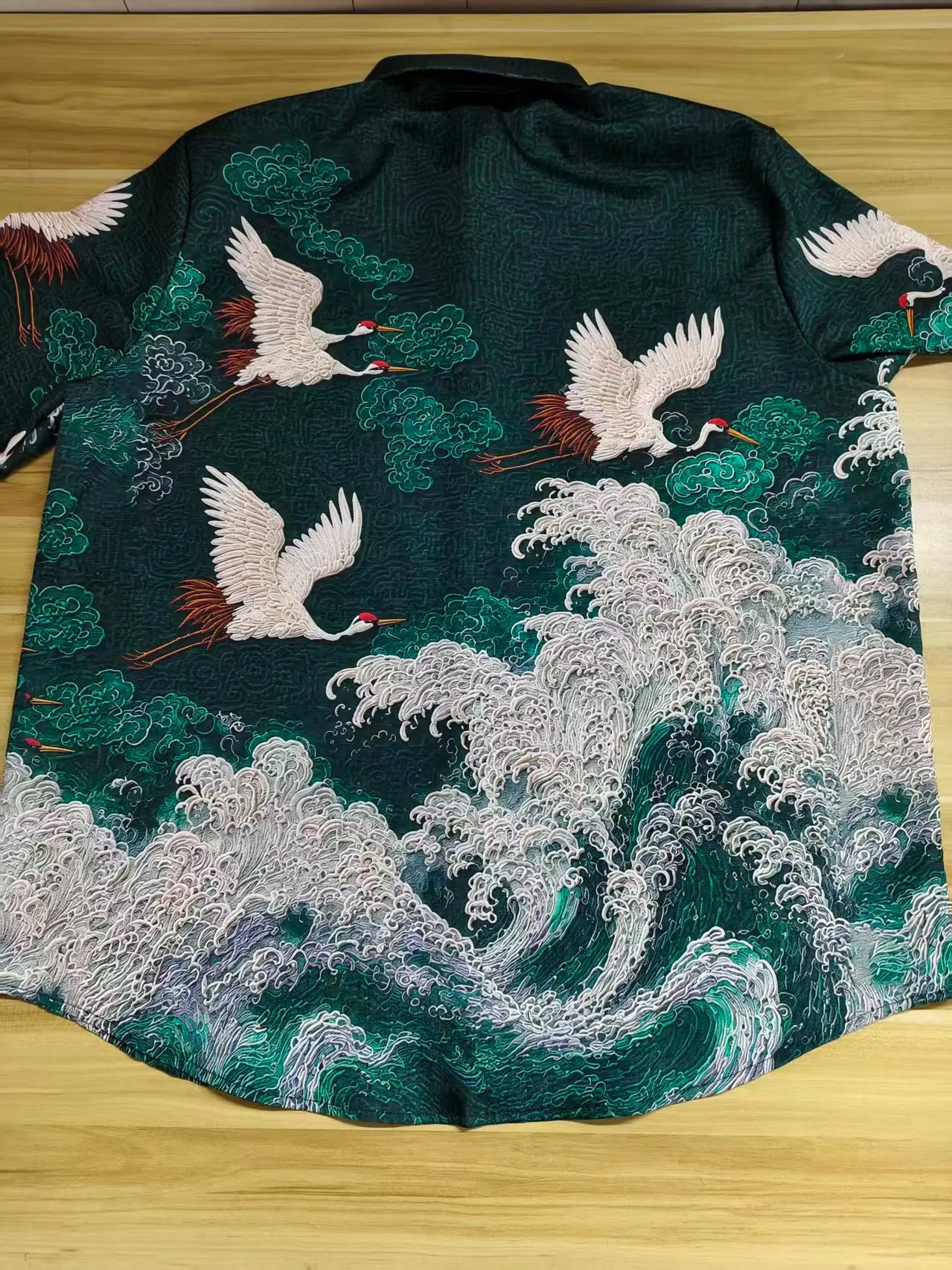 Men's Embossed Crane Print Short Sleeve Shirt