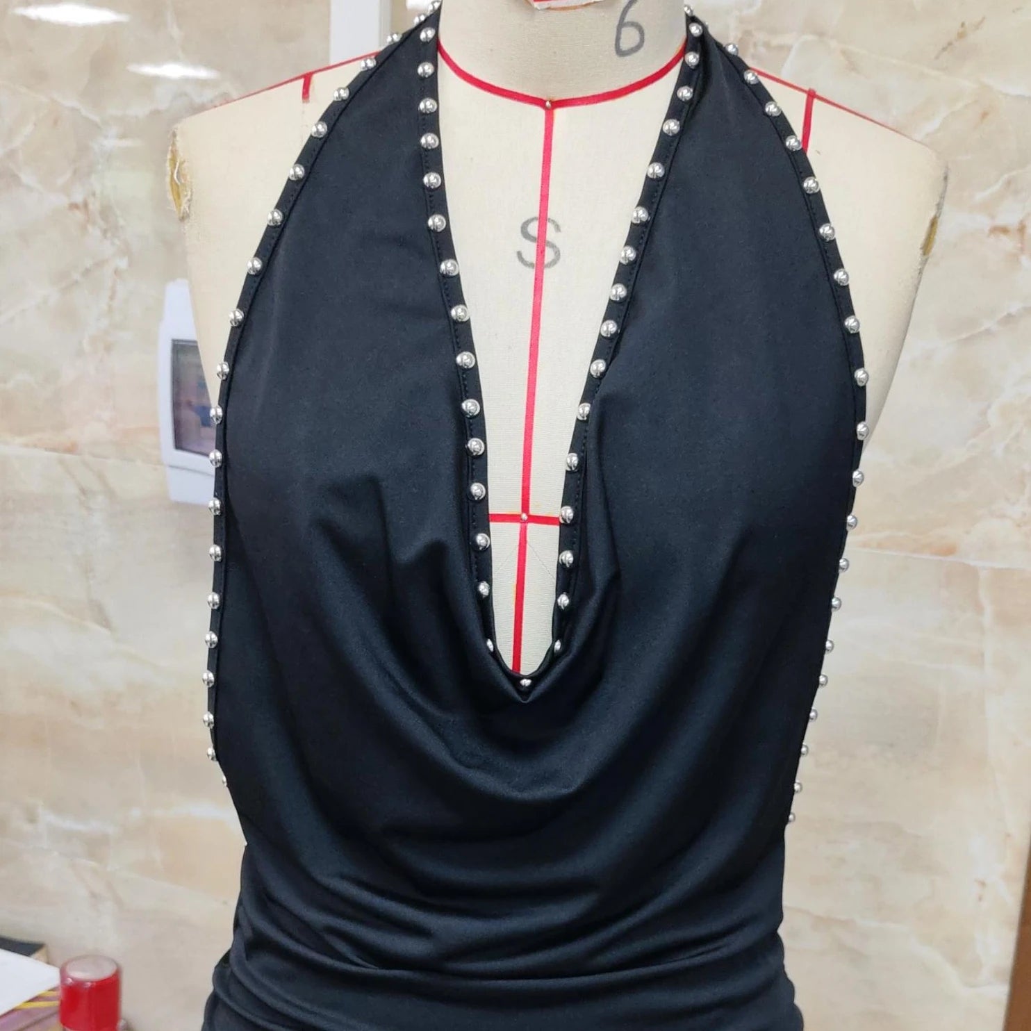 Women’s Streetwear Rivet Studded Halter Tank Tops Summer Fashionable Slim Fit Cowl Neck Backless Vest