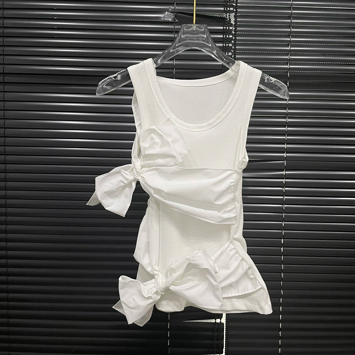 gestring Women Tanks 2025 Spring Summer Three Dimensional Bow Decorative Sleeveless Slim White Tops All Match Fashion Vest New